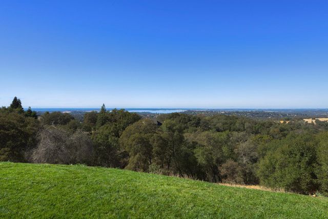 2070 W Green Springs Rd, El Dorado Hills, CA 95762