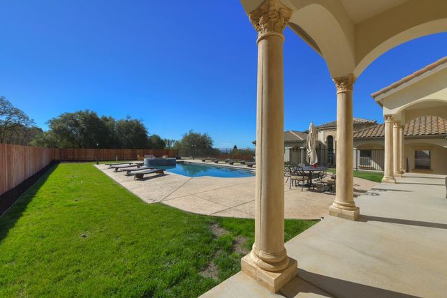 2070 W Green Springs Rd, El Dorado Hills, CA 95762