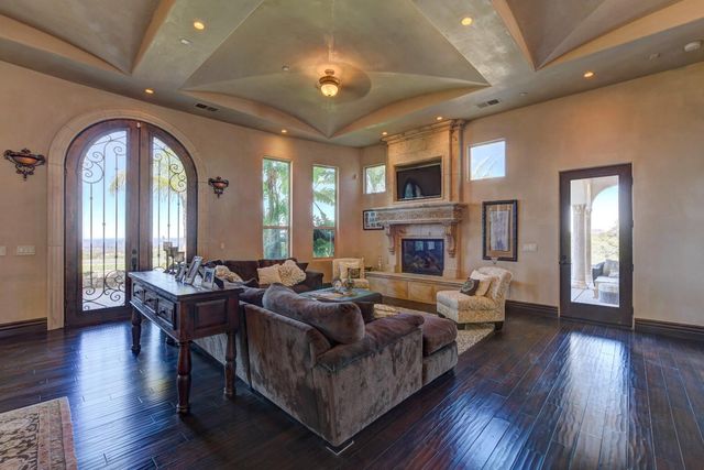 2070 W Green Springs Rd, El Dorado Hills, CA 95762