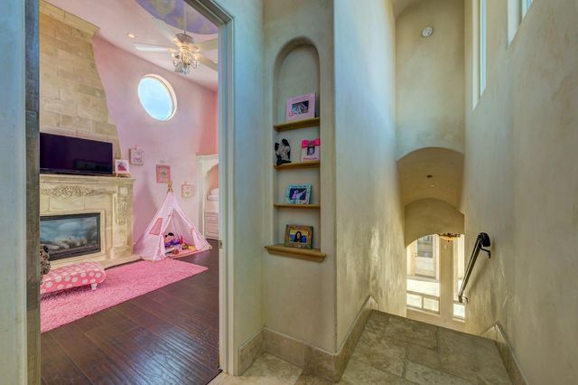 2070 W Green Springs Rd, El Dorado Hills, CA 95762