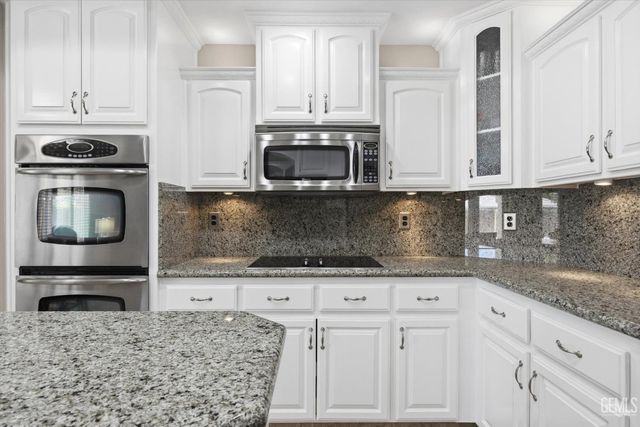 10600 Mersham Hill Drive, Bakersfield, CA 93311
