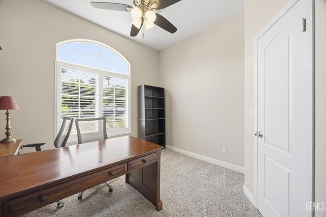 10600 Mersham Hill Drive, Bakersfield, CA 93311