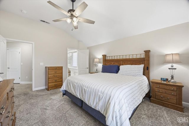 10600 Mersham Hill Drive, Bakersfield, CA 93311