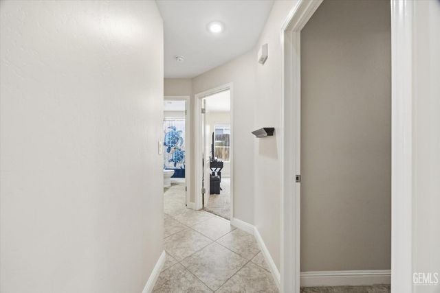 10600 Mersham Hill Drive, Bakersfield, CA 93311