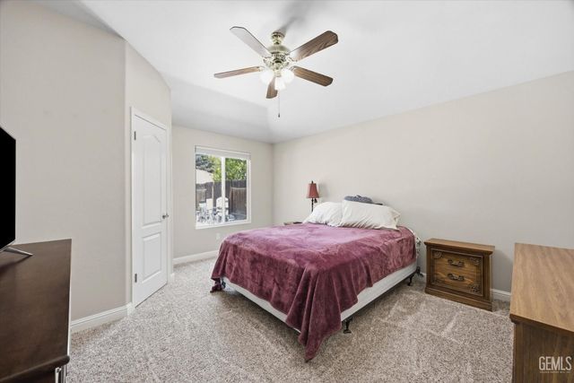 10600 Mersham Hill Drive, Bakersfield, CA 93311