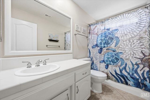 10600 Mersham Hill Drive, Bakersfield, CA 93311