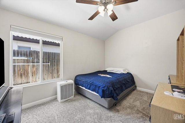 10600 Mersham Hill Drive, Bakersfield, CA 93311