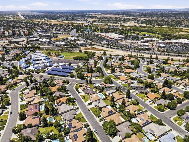 10600 Mersham Hill Drive, Bakersfield, CA 93311