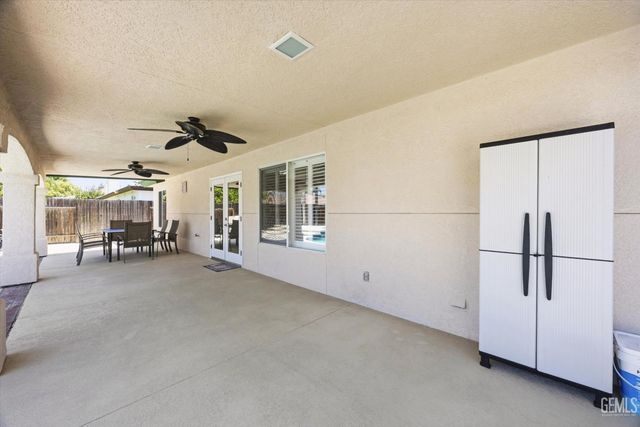 10600 Mersham Hill Drive, Bakersfield, CA 93311