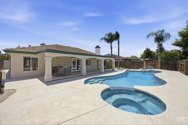 10600 Mersham Hill Drive, Bakersfield, CA 93311