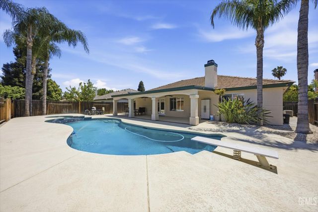 10600 Mersham Hill Drive, Bakersfield, CA 93311