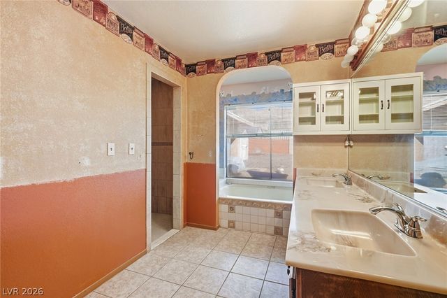 212 Spanish Drive, Las Vegas, NV 89110
