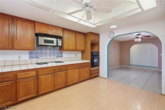 212 Spanish Drive, Las Vegas, NV 89110