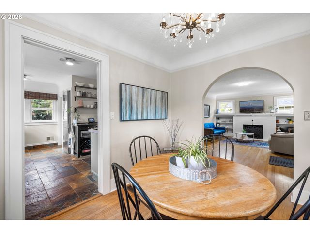5480 GROVE St, West Linn, OR 97068