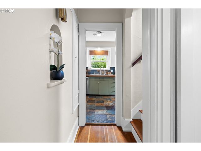 5480 GROVE St, West Linn, OR 97068