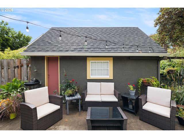 5480 GROVE St, West Linn, OR 97068