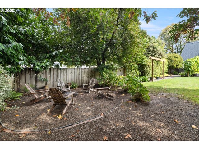 5480 GROVE St, West Linn, OR 97068
