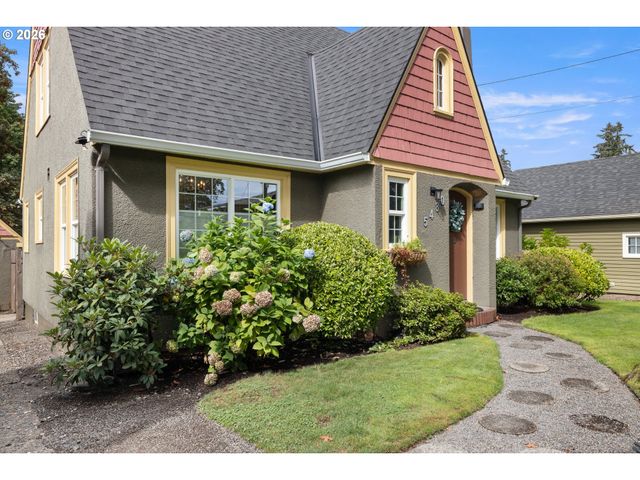 5480 GROVE St, West Linn, OR 97068