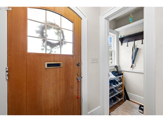 5480 GROVE St, West Linn, OR 97068
