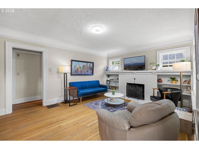 5480 GROVE St, West Linn, OR 97068