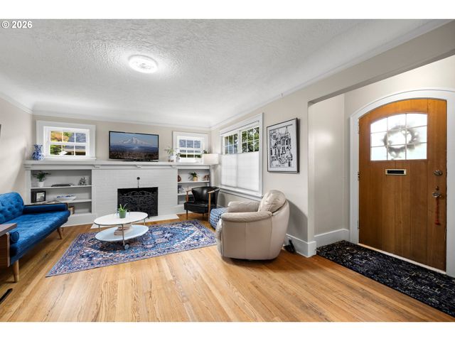 5480 GROVE St, West Linn, OR 97068
