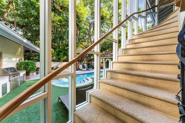 3506 Banyan Cir, Miami, FL 33133