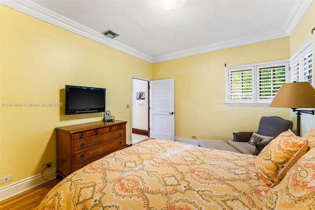 3506 Banyan Cir, Miami, FL 33133