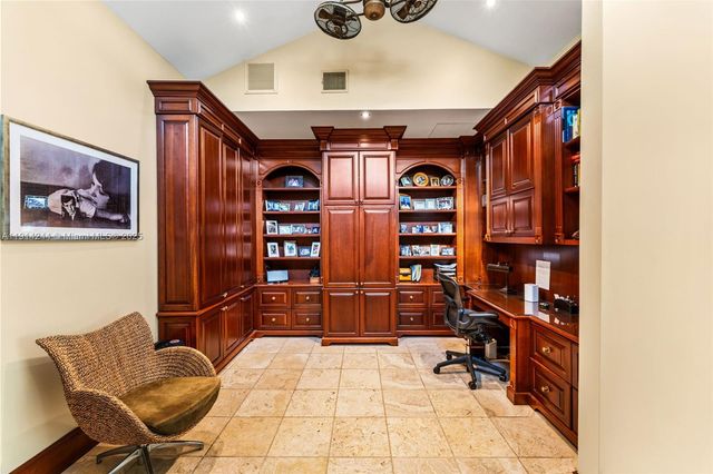 3506 Banyan Cir, Miami, FL 33133