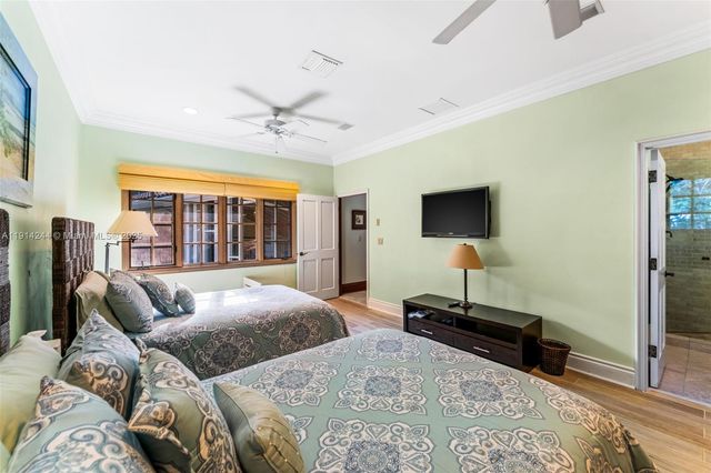 3506 Banyan Cir, Miami, FL 33133