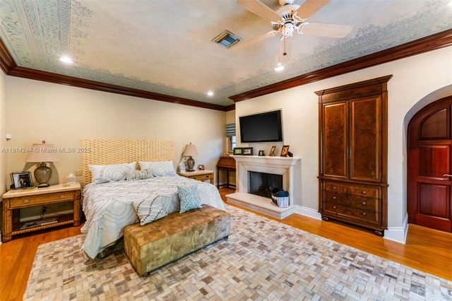 3506 Banyan Cir, Miami, FL 33133