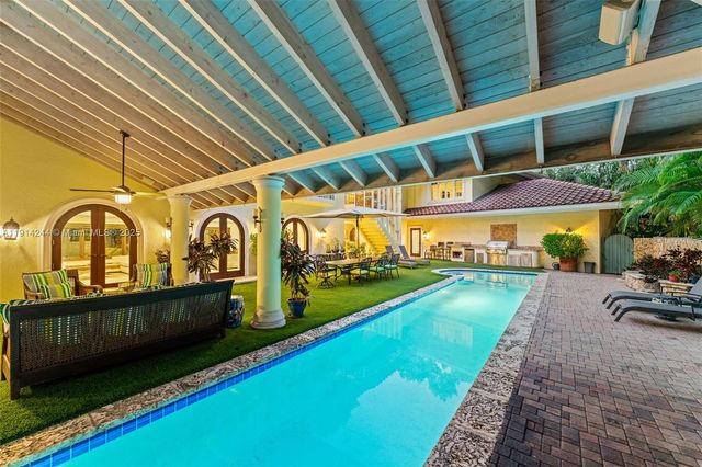 3506 Banyan Cir, Miami, FL 33133