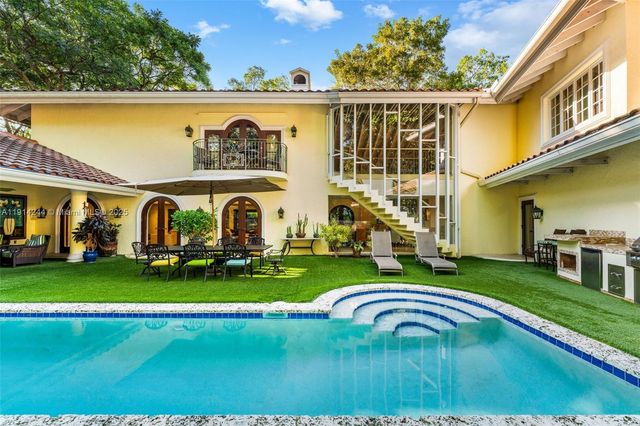 3506 Banyan Cir, Miami, FL 33133