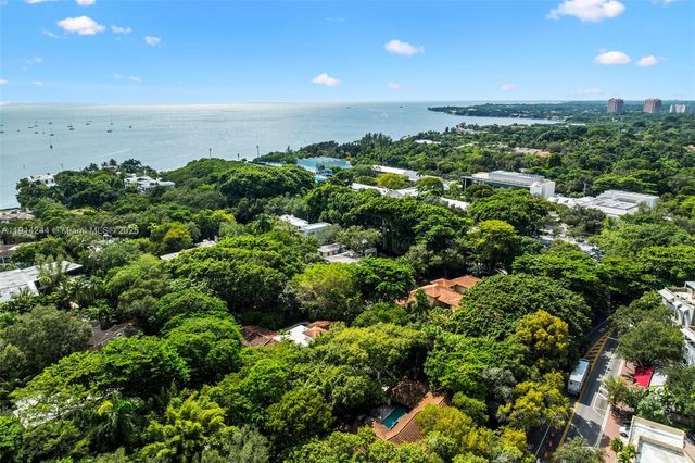 3506 Banyan Cir, Miami, FL 33133