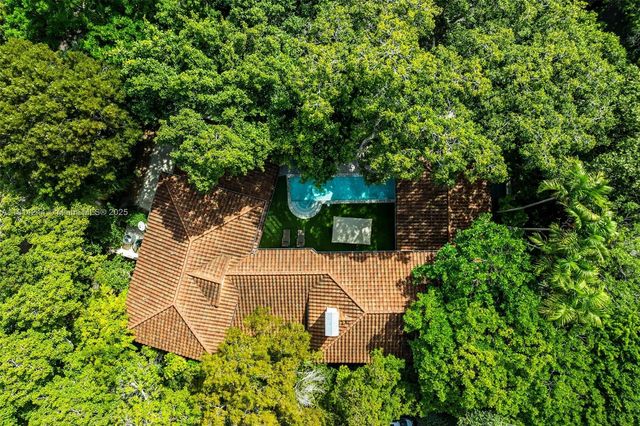 3506 Banyan Cir, Miami, FL 33133