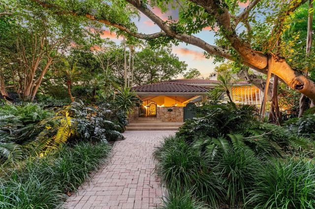 3506 Banyan Cir, Miami, FL 33133