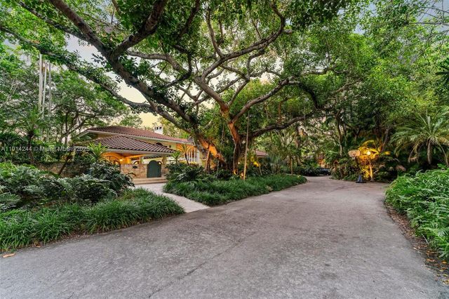 3506 Banyan Cir, Miami, FL 33133