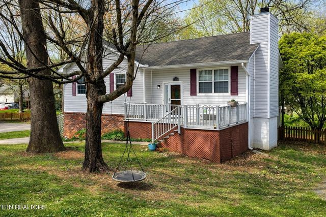 2204 Bishops Bridge Rd, Knoxville, TN 37922