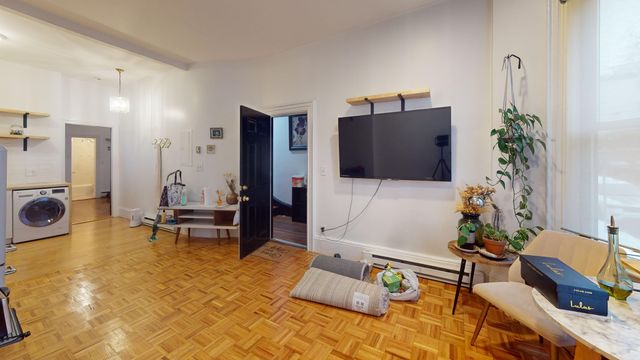 210 Washington Avenue 2, Chelsea, MA 02150