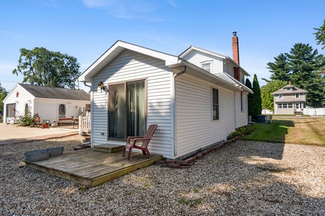 1115 Cooper Street, Jackson, MI 49202