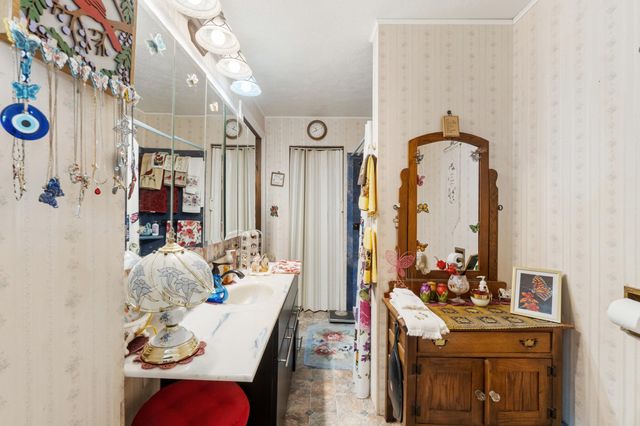 1115 Cooper Street, Jackson, MI 49202