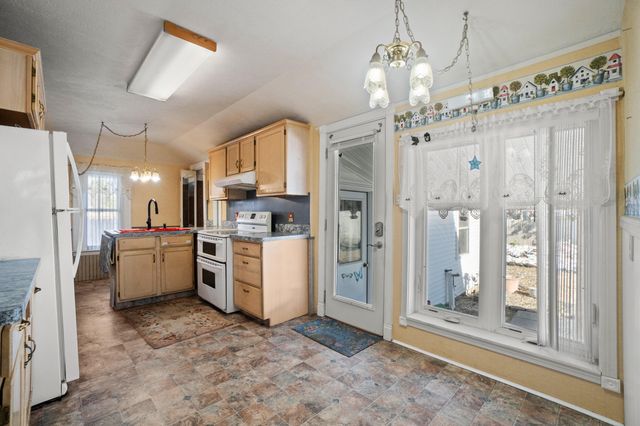 1115 Cooper Street, Jackson, MI 49202