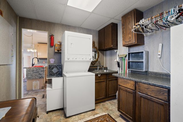 1115 Cooper Street, Jackson, MI 49202