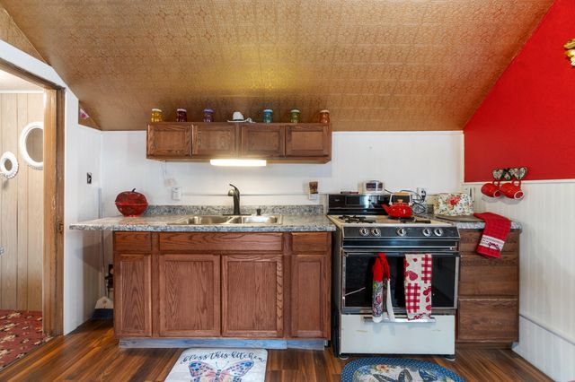 1115 Cooper Street, Jackson, MI 49202