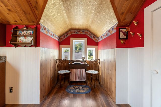 1115 Cooper Street, Jackson, MI 49202