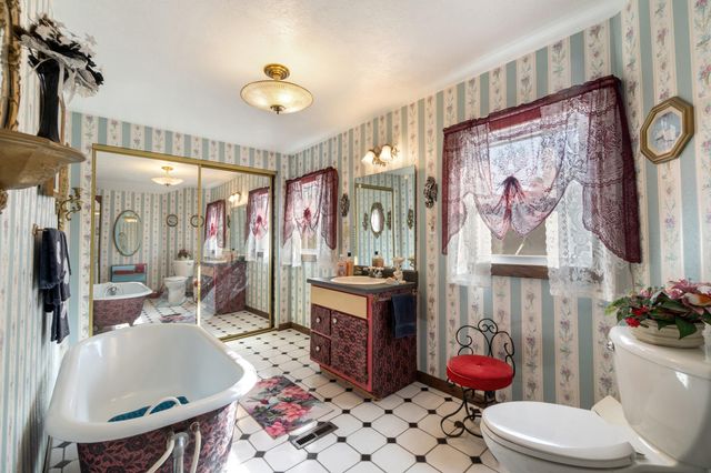 1115 Cooper Street, Jackson, MI 49202