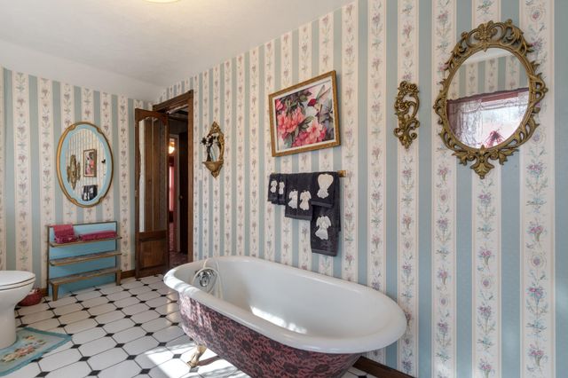 1115 Cooper Street, Jackson, MI 49202