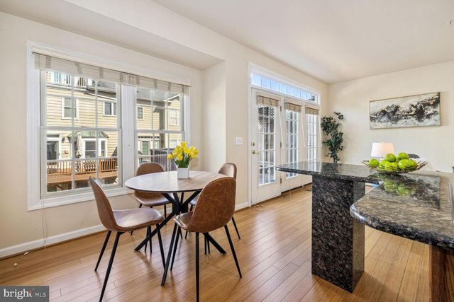 1813 DAWSON ST, Vienna, VA 22182
