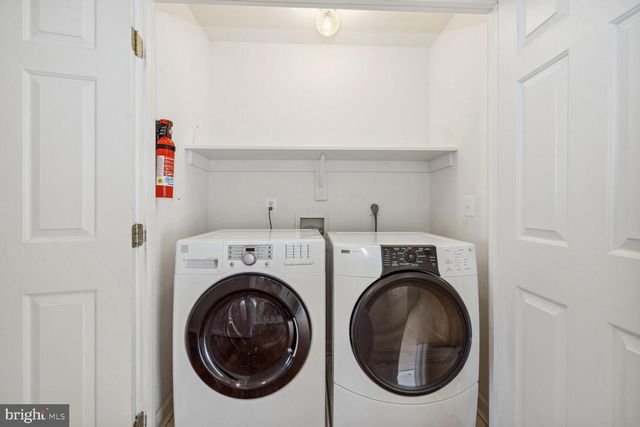 1813 DAWSON ST, Vienna, VA 22182