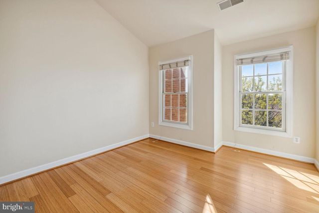 1813 DAWSON ST, Vienna, VA 22182