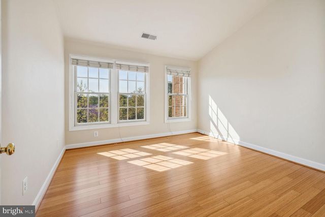 1813 DAWSON ST, Vienna, VA 22182